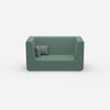 Modernes Zweisitzer Sofa mit hohem Rücken von vorne