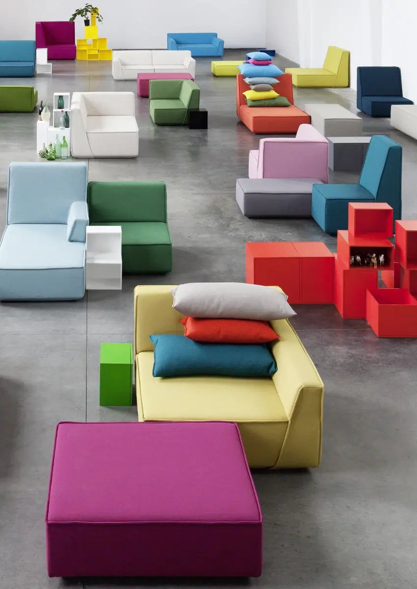 canapés modulables Loft – vaste exposition proposant différents coloris et configurations.