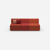 Rotes Dreisitzer Sofa von vorne